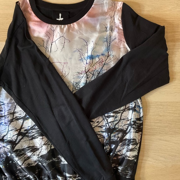 Silk Front Graphic Sweatshirt - Picture 3 of 4